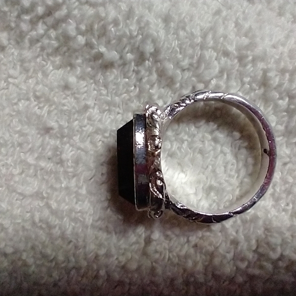 Silvertone decorative ring bluish green stone or glass size 7 3/4. - Picture 2 of 5